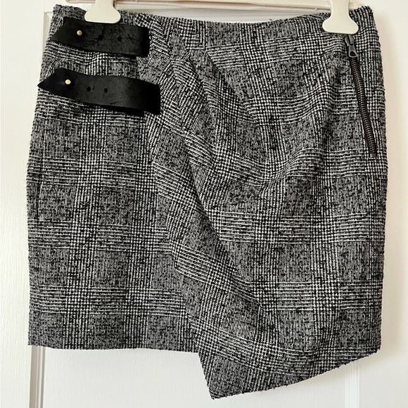 Timeless Rag&Bone tweed wrap skirt, leather closure, front pocket, pleats. - Picture 1 of 4